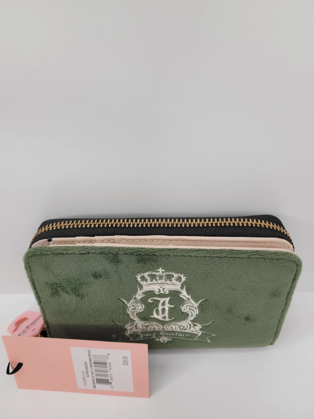 👉✨️Juicy Couture Super  Green Need Nore Juicy  Zip Velour Wallet